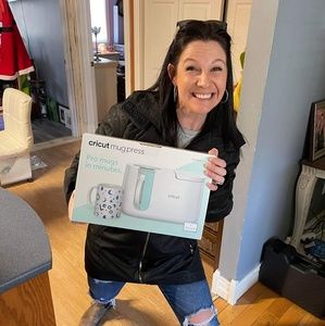 Meet your Posher, Angie